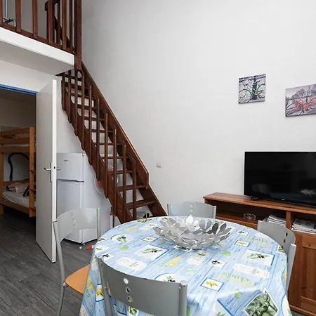Apartamento Pour 4 Personnes Avec Piscine Au Lavandou - Fr-1-803-94